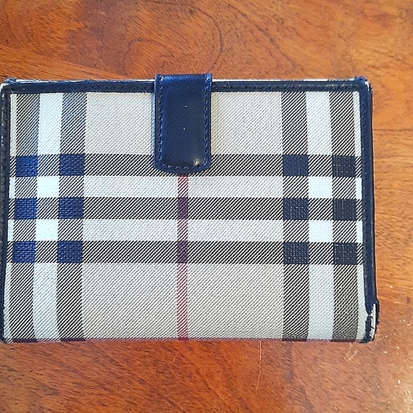 Burberry authentic Nova Check wallet - Picture 2 of 14